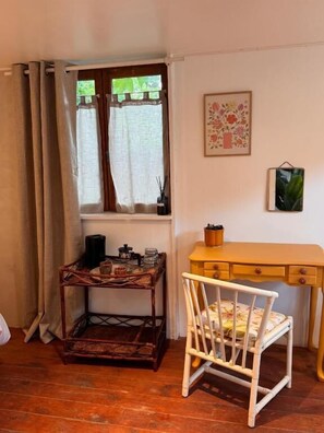 Double Room, Garden View | Interior