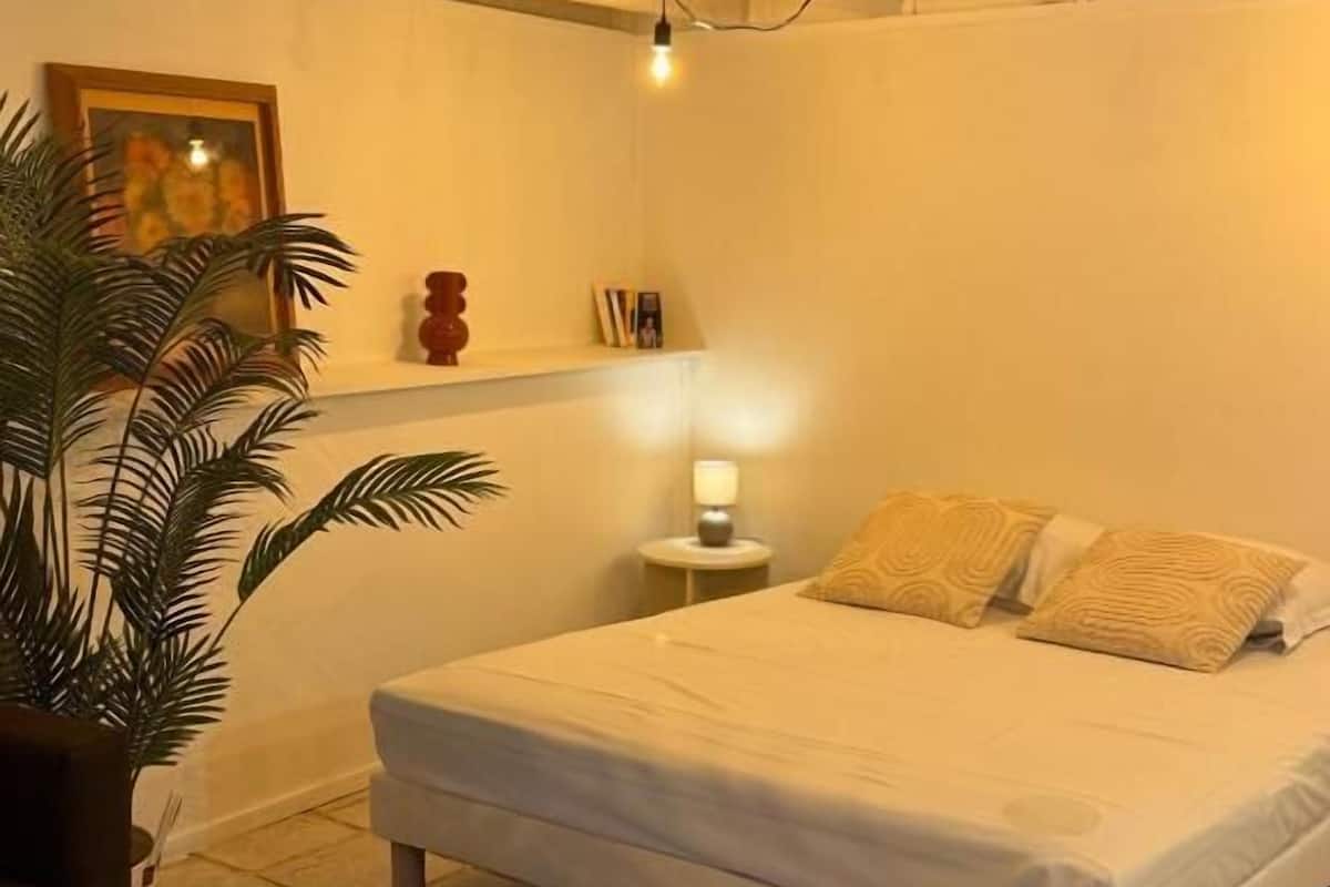 Family Room, Garden View | Free WiFi