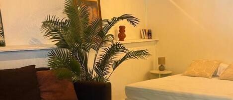 Habitación familiar, vista al jardín | Interior