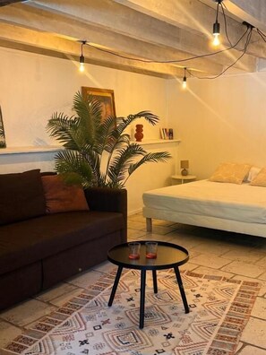 Family Room, Garden View | Interior - Motel - Usine à Gaz (Bourgueil)