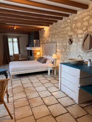 Double Room, Garden View | Free WiFi - Motel - Usine à Gaz (Bourgueil)