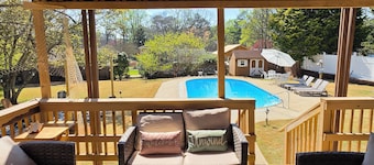 VIP World Cup Getaway Stylish Home for Soccer Fans