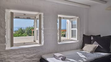 Strykjärn/strykbräda, wi-fi och sängkläder