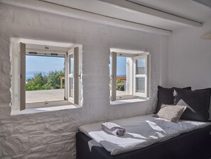 Strykjärn/strykbräda, wi-fi och sängkläder