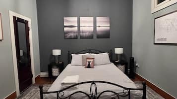 3 bedrooms, iron/ironing board, WiFi, bed sheets