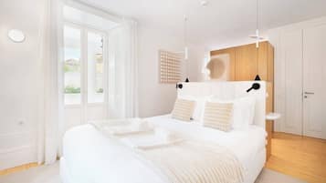 7 bedrooms, desk, iron/ironing board, WiFi