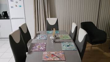 Apartment, 2 Bedrooms, Accessible, Smoking | Dining