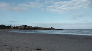 Apartment, 2 Bedrooms, Accessible, Smoking | Beach