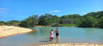 En la playa, 4 bares en la playa