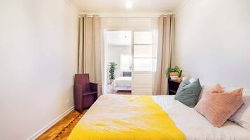 Fer et planche Ă repasser, Wi-Fi, draps fournis