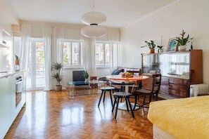 Bügeleisen/Bügelbrett, WLAN, Bettwäsche