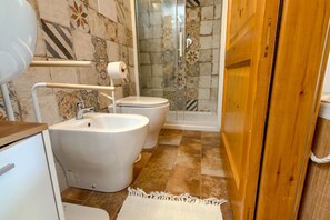 Shower, hair dryer, bidet, towels - Casa CarMa | Relax & Comfort in Cala Gonone (Cala Gonone)