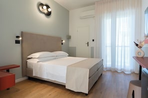 Design Double or Twin Room, Balcony | In-room safe, desk, free WiFi, bed sheets - Hotel Haway (Rivazzurra)