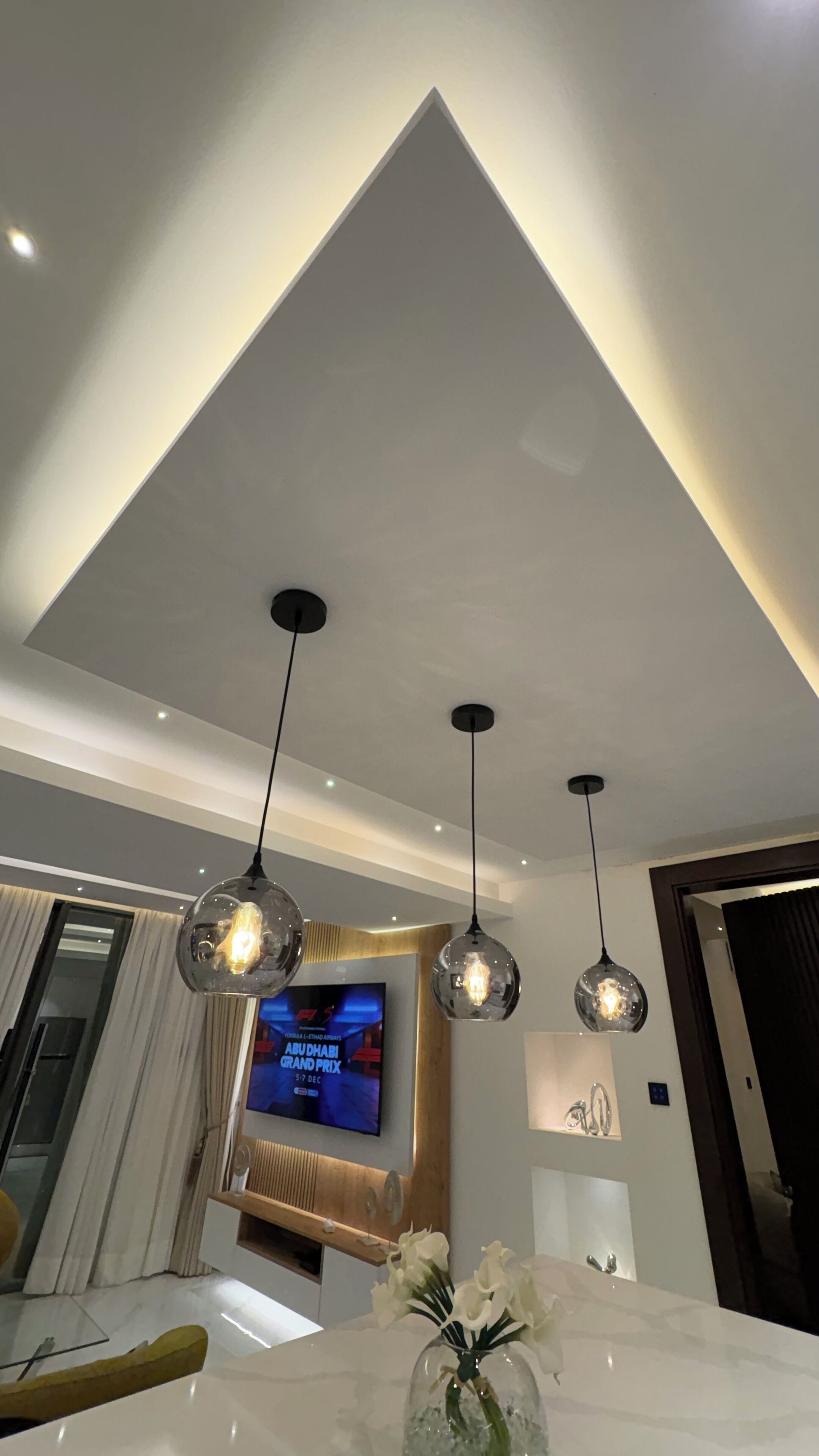 Luxury Apartment, 1 Bedroom, Pets Allowed, Courtyard View | Interior