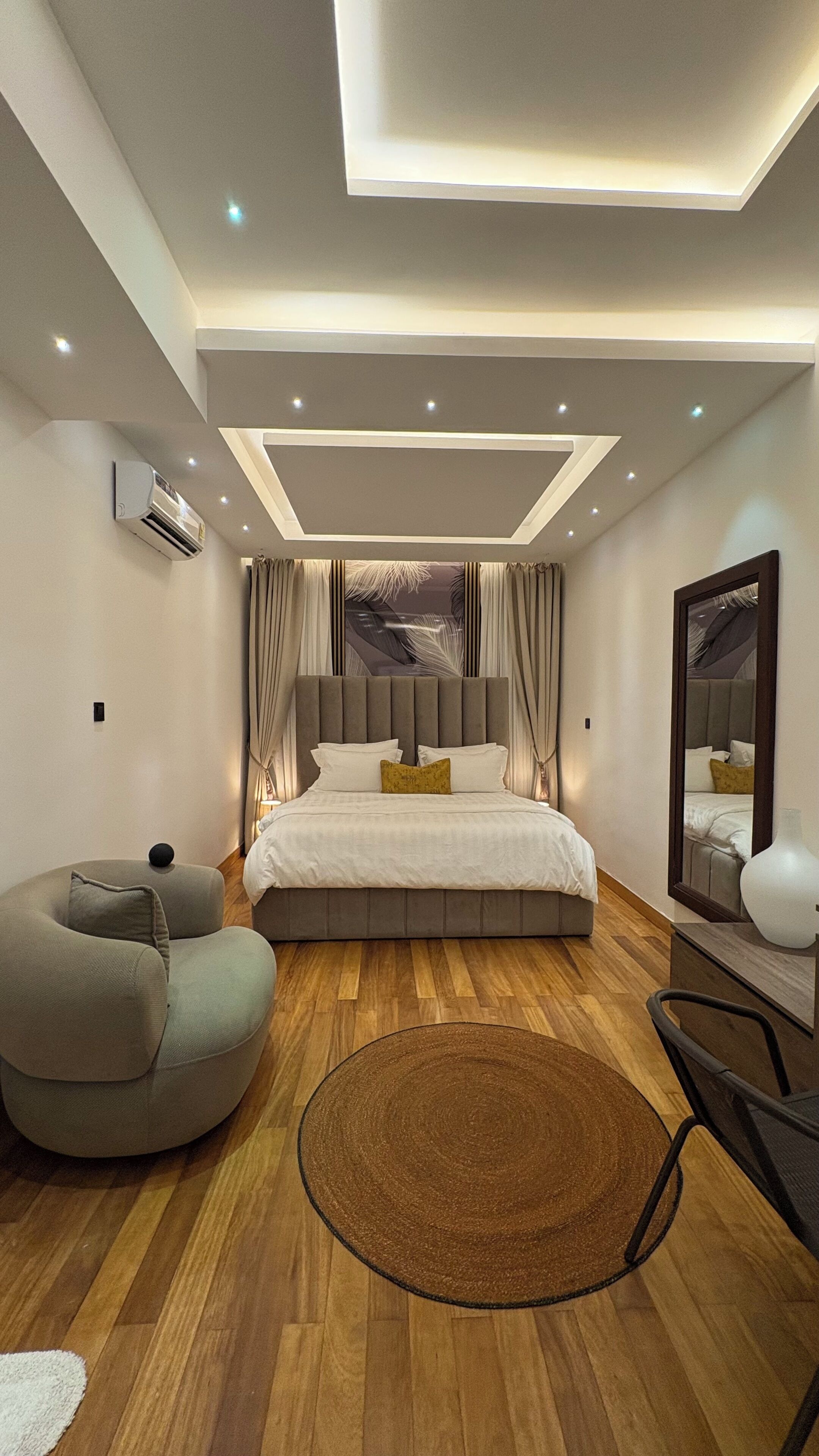 럭셔리 아파트, 침실 1개, 반려동물 동반 가능, 마당 전망 | 객실 내 금고, 책상, 노트북 작업 공간, 암막 커튼