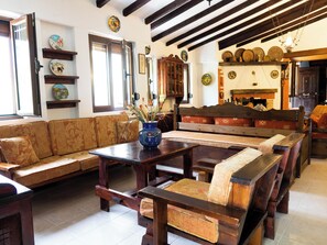 Interior - Traditional forest villa with big terrace and a spacious yard near Sani beach (chalkidiki)