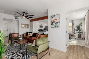 TV, offices - Soorya Main House Central 3BD 2BA (Tucson)