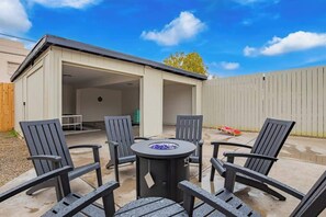 Outdoor dining - Soorya Hacienda 5 Bed 4 bath and Close to UofA (Tucson)