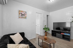 TV - Casa Jay · Cozy Casita · Midtown Gem (Tucson)
