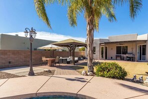 Outdoor dining - La Palmera- Foothills Mountian Views  Pool (Tucson)
