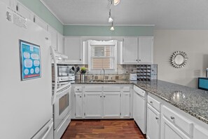 Private kitchen - Beachfront Bliss- 2 BDR/2 Bath- Sleeps 6 (Carolina Beach)