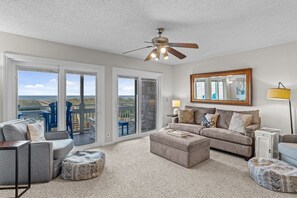 Living area - Beachfront Bliss- 2 BDR/2 Bath- Sleeps 6 (Carolina Beach)