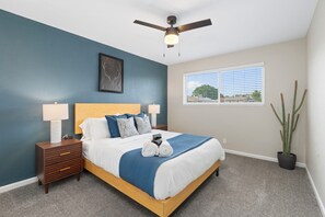 4 Schlafzimmer, Bügeleisen/Bügelbrett, kostenloses WLAN, Bettwäsche