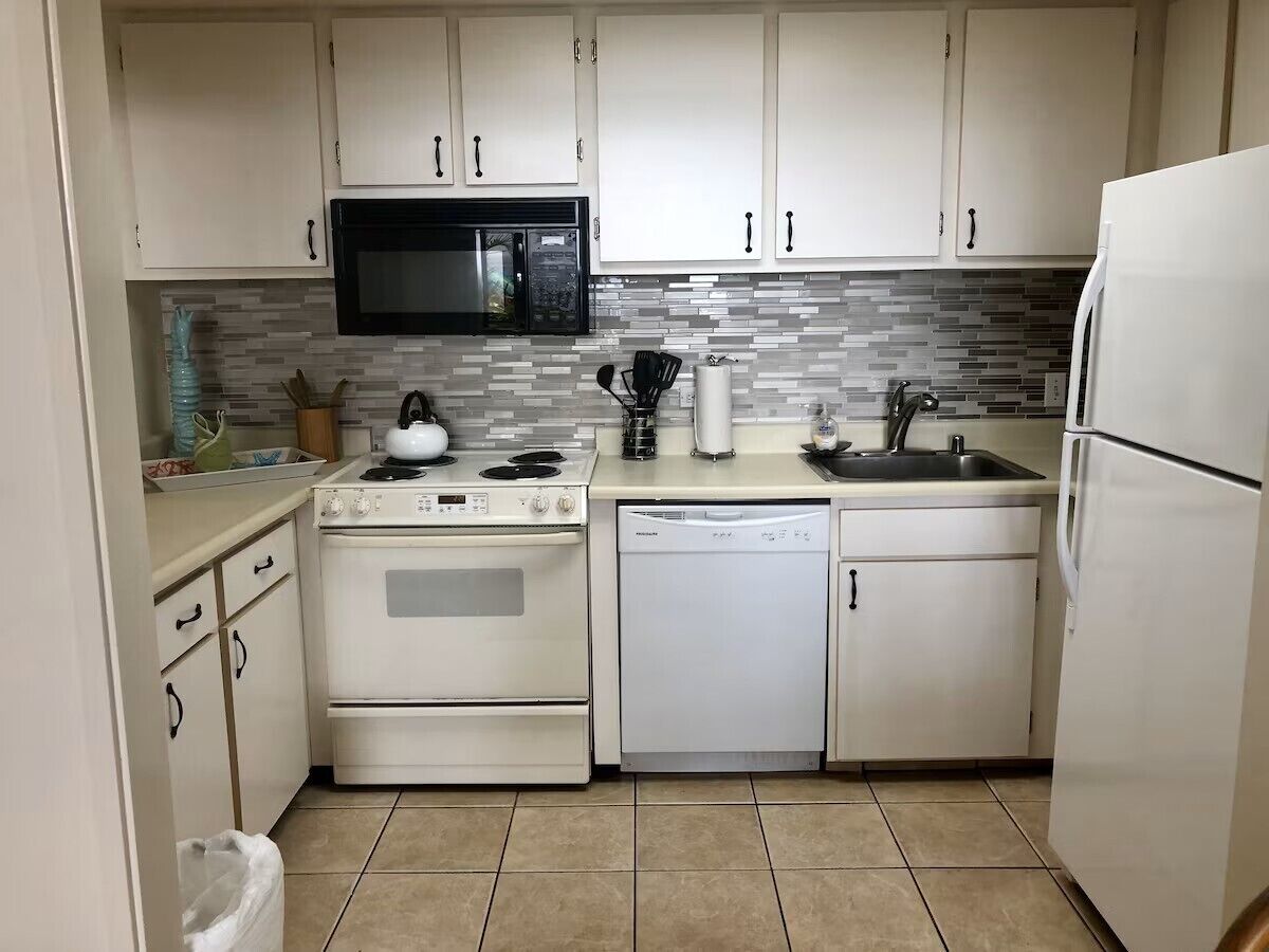 Mikrowelle, Ofen, Herdplatte, Geschirrspüler