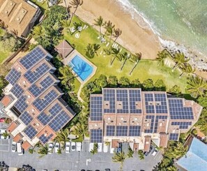 Exterior - Walk out to a secluded beach, sea turtles and Maui sunsets - Oceanfront condo (Lahaina)