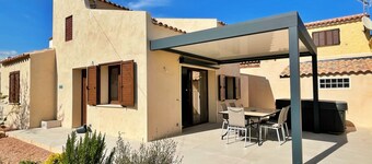 VILLA CLIMATISEE CORSE du SUD 8 personnes, 4 CHAMBRES à 150 mètres de la plage