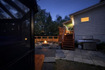 Big Giant Lodge | 32+ people | Spa, Lake & Karaoke- Outdoor firepit