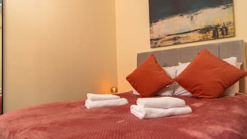 Iron/ironing board, WiFi, bed sheets