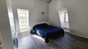 1 bedroom, iron/ironing board, WiFi, bed sheets - La Tour vacation home for 2 people (Saint-Cyprien)
