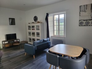 Living area - La Tour vacation home for 2 people (Saint-Cyprien)