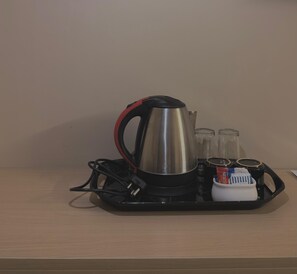 Standard Room | Coffee and/or coffee maker - Restel Guest House (Guwahati)