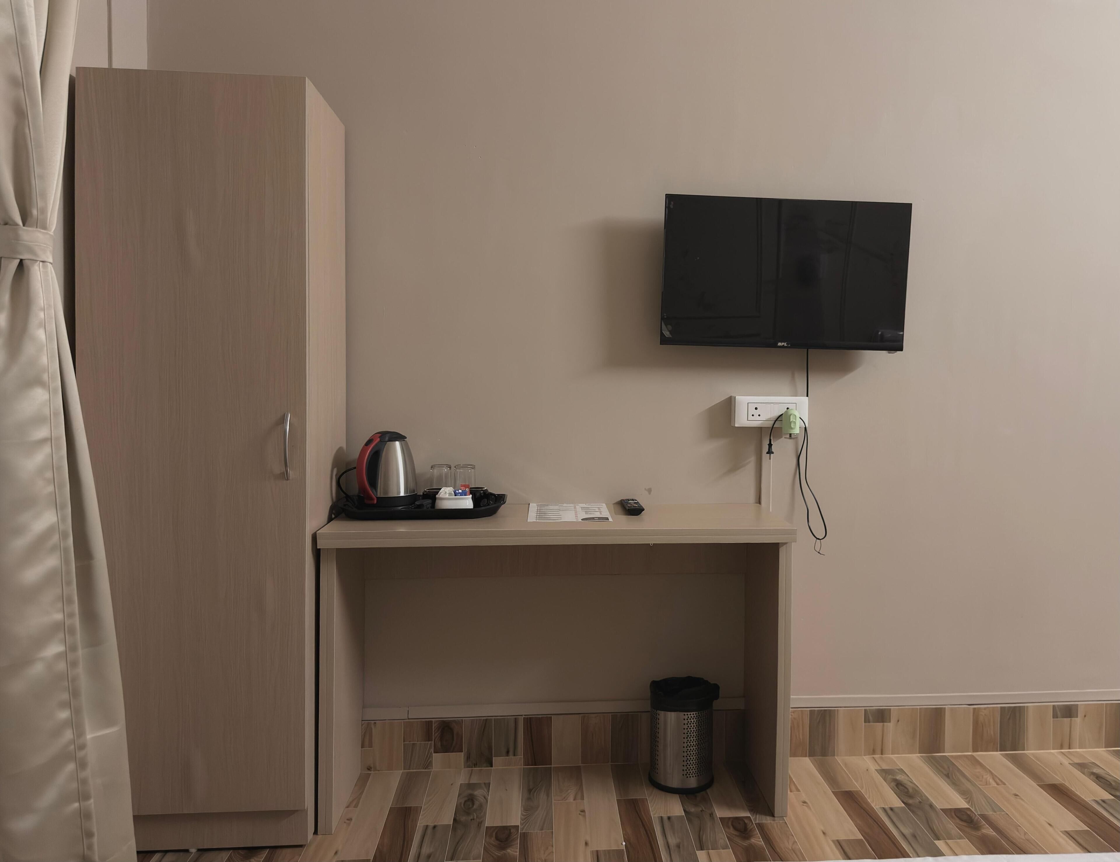 Deluxe Room | Wardrobe