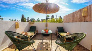 Terrace/patio - Riad Alaya – 3 suites. Sidi Mimoun, Amazing Koutoubia view. Pool, A/C (Marrakesh)