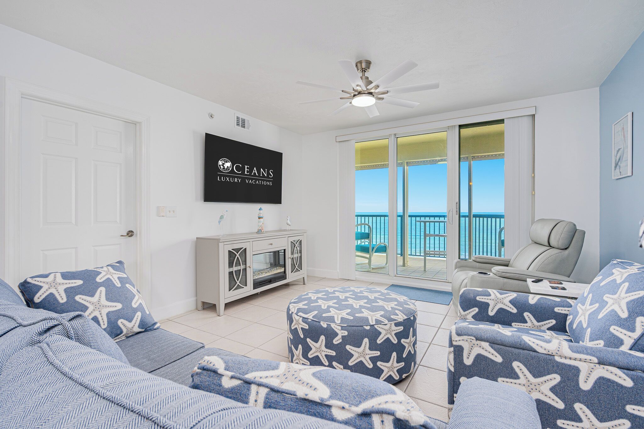 Smart TV, fireplace