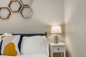 Silitysrauta/-lauta, vauvan matkasänky, ilmainen Wi-Fi, vuodevaatteet