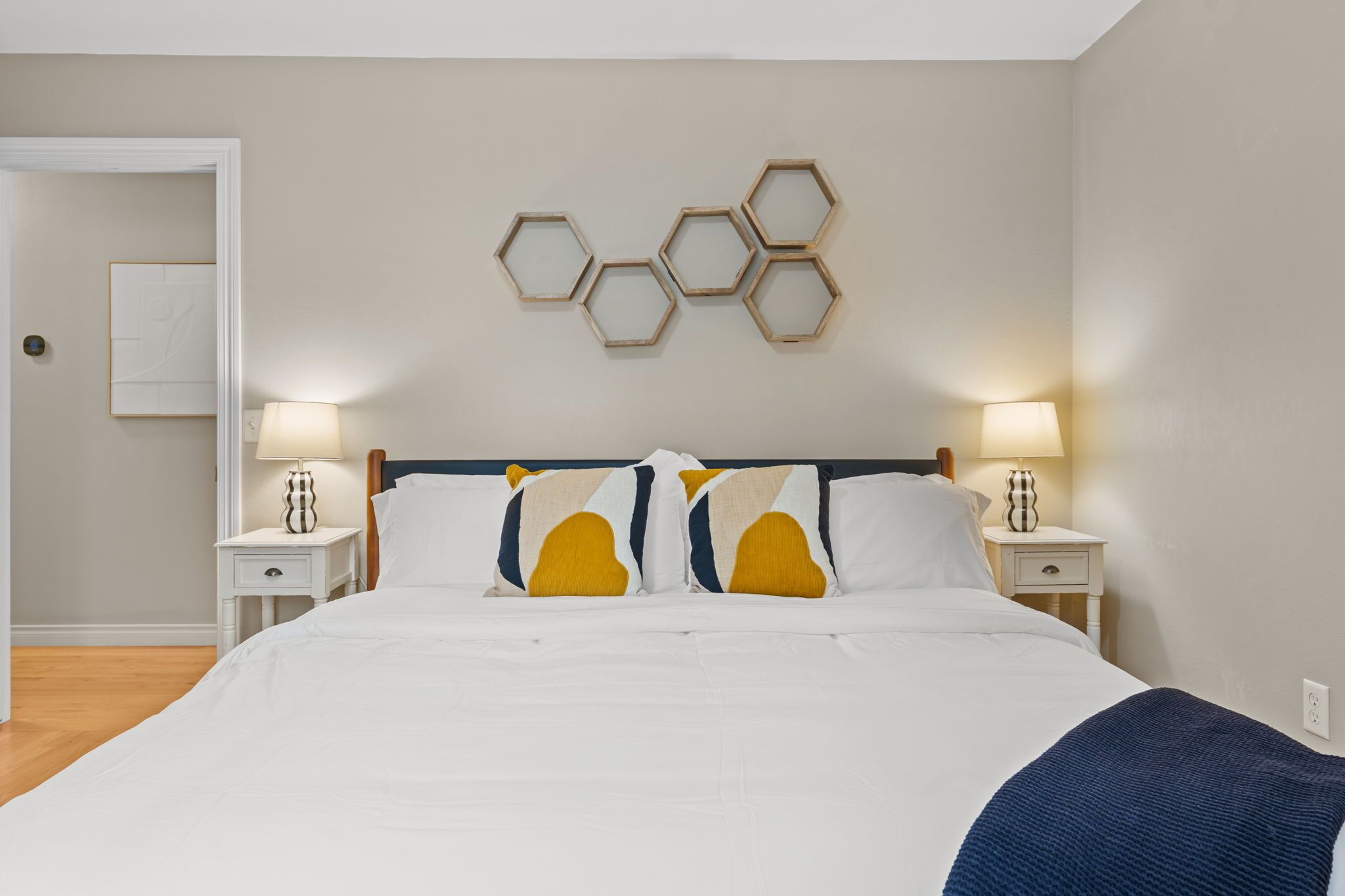 3 室のベッドルーム、アイロン / アイロン台、旅行用ベビーベッド、WiFi (無料)