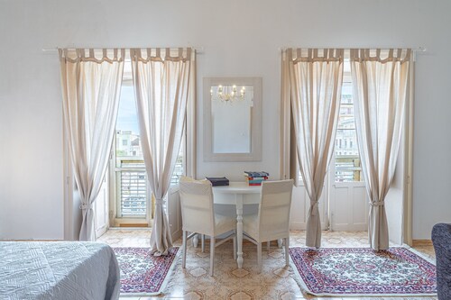 Principe Umberto Apartment with Private Terrace, Local Products & Wi-Fi