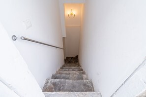 Interior - Principe Umberto Apartment with Private Terrace, Local Products & Wi-Fi (Avola)