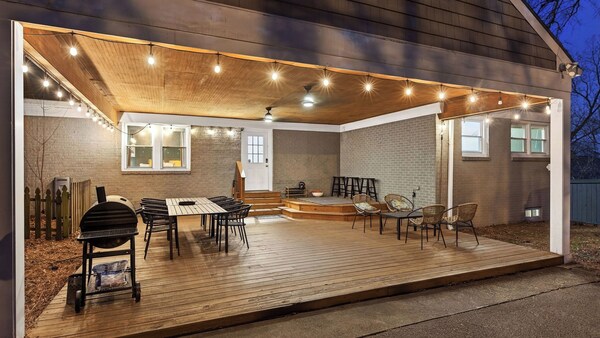 Historic Franklin Retreat Game Room Covered Patio Easy Downtown Access The Carolyn House By Avantstay - Franklin, TN