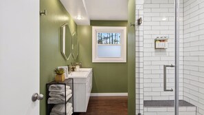 House (4 Bedrooms) | Interior - Historic Franklin Retreat Game Room Covered Patio Easy Downtown Access The Carolyn House by Avantstay (Franklin)