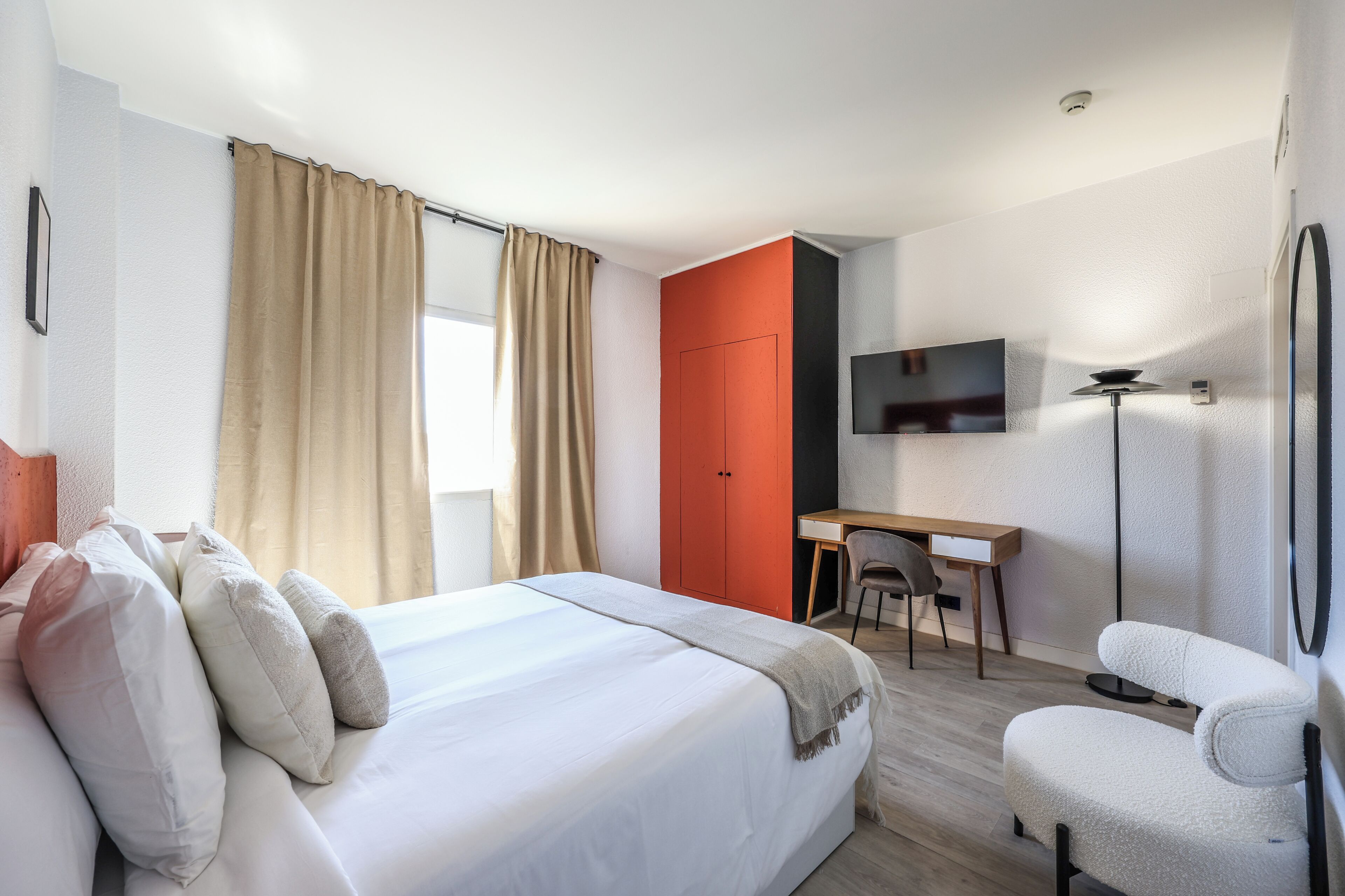 Business Double Room, City View | Desk, laptop workspace, free WiFi