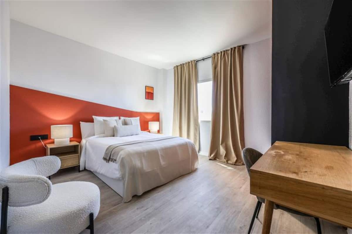 Business Double Room, City View