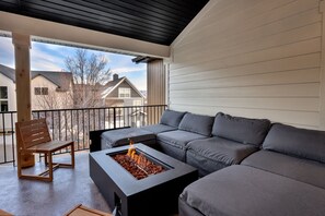 Property grounds - ~The Still Nest~ A Restorative Retreat ~ Sauna, Cold plunge, Red light, Hot tub (Eden)