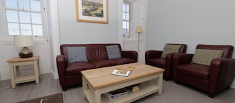 Historic Lighthouse Cottage with Ocean Views & Aga