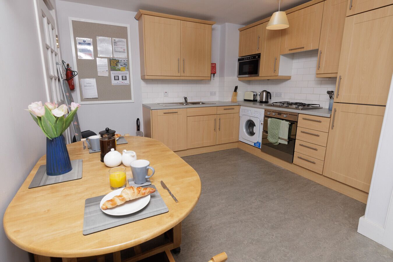 冰箱、微波炉、烤箱、炉灶