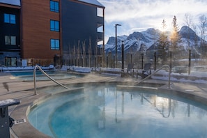 Pool - 4BR Canmore Condo w/ Pool, Hot Tub & Gym Access (Canmore)